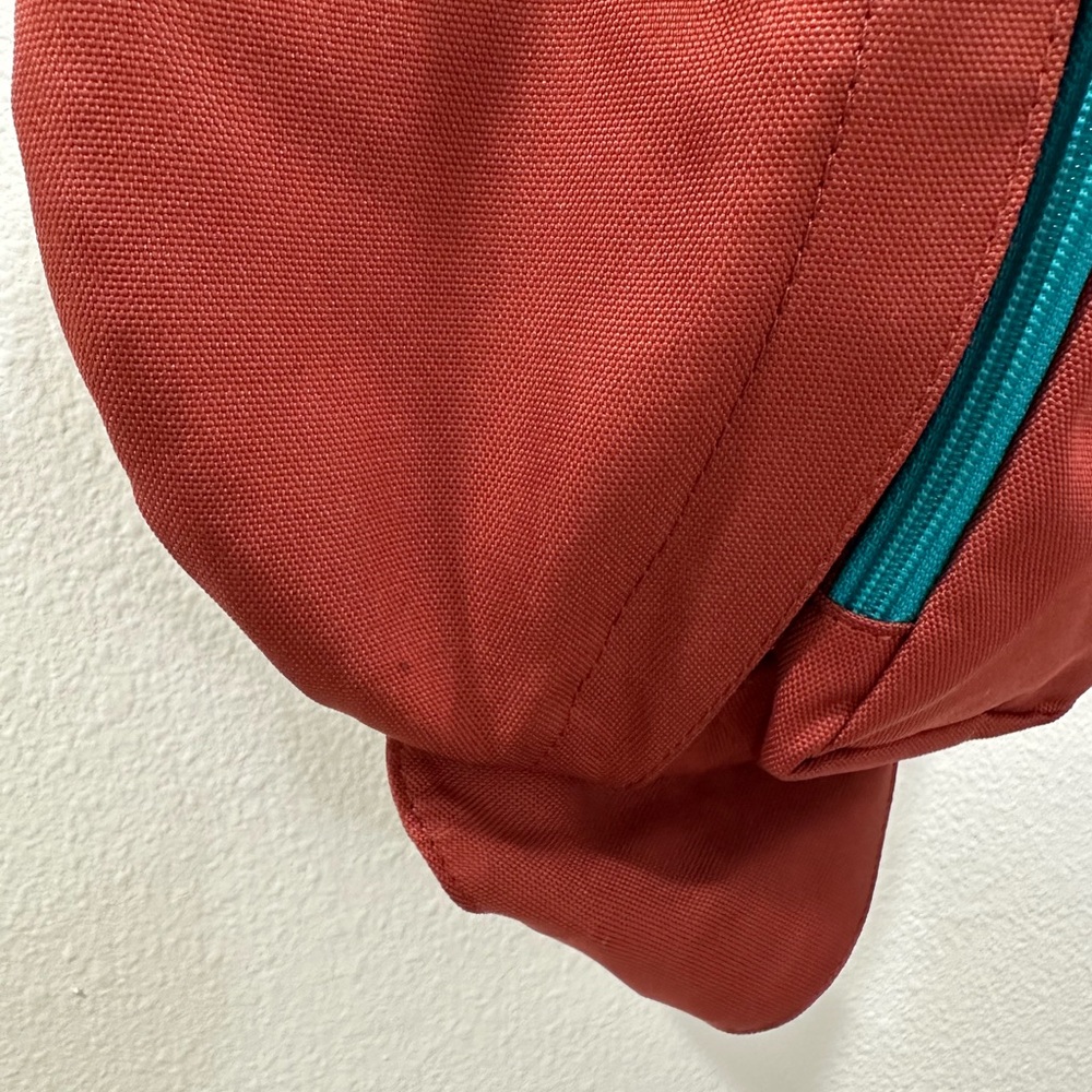 KAVU Rust Red Clay Rope Sling Bag purse hiking camping outdoors water resistant - Picture 4 of 5